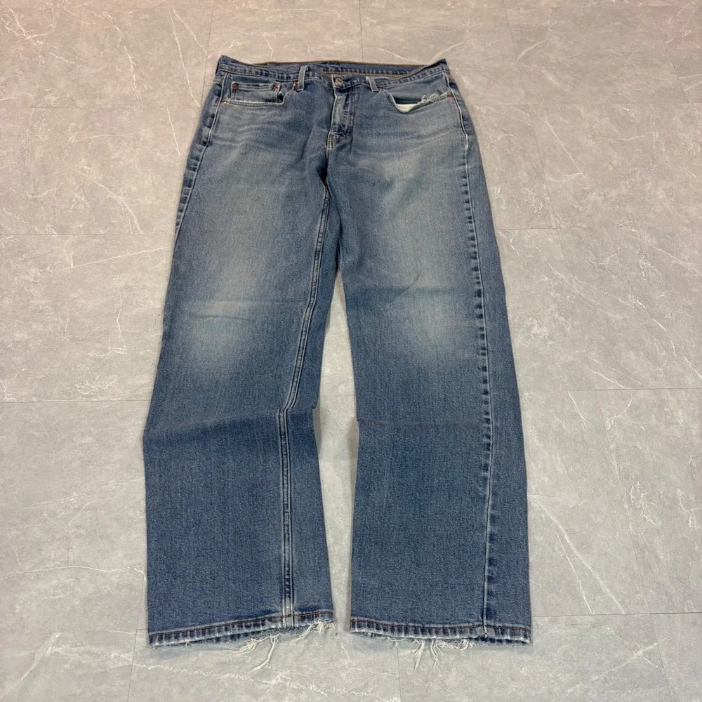 Levis 501 Original Fit Jeans Mens 33x32 Blue Straight Leg Frayed Hem 501-0196